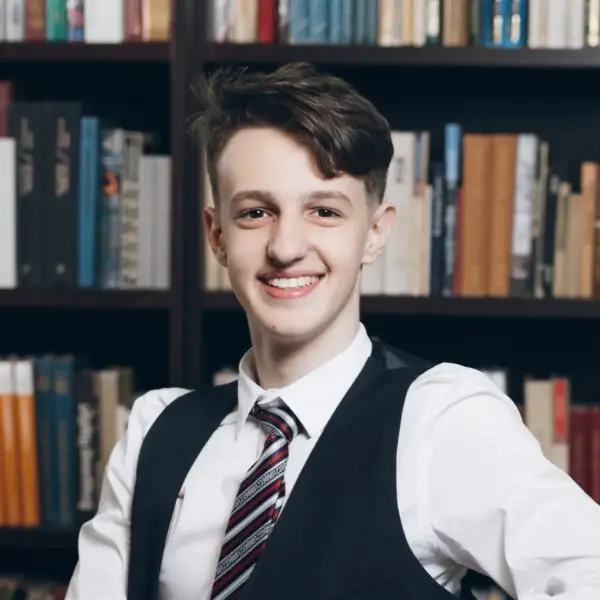 Кирилл Захаров