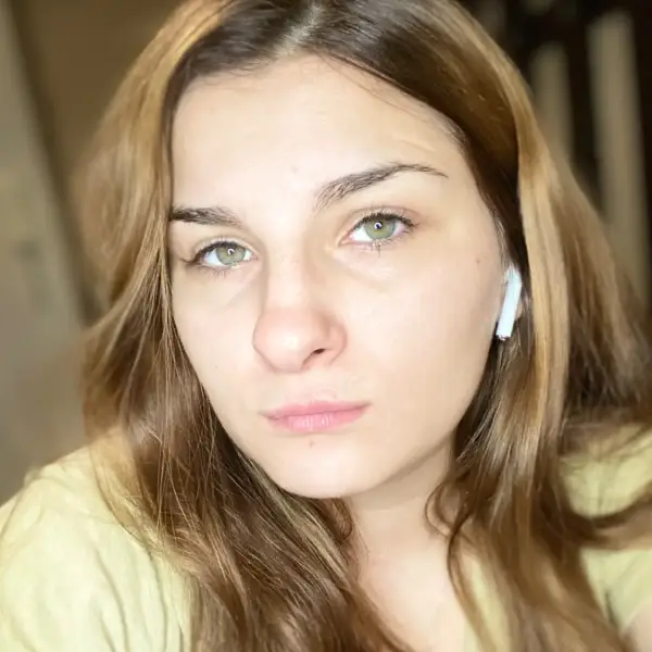 Яна Стрельникова