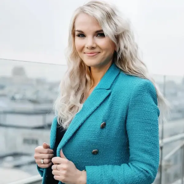 Яна Савельева