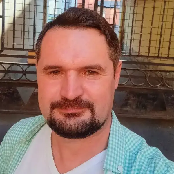 Максим Ходырев