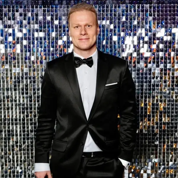 Валерий Петров