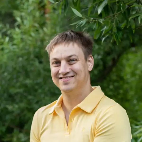 Валерий Толстов