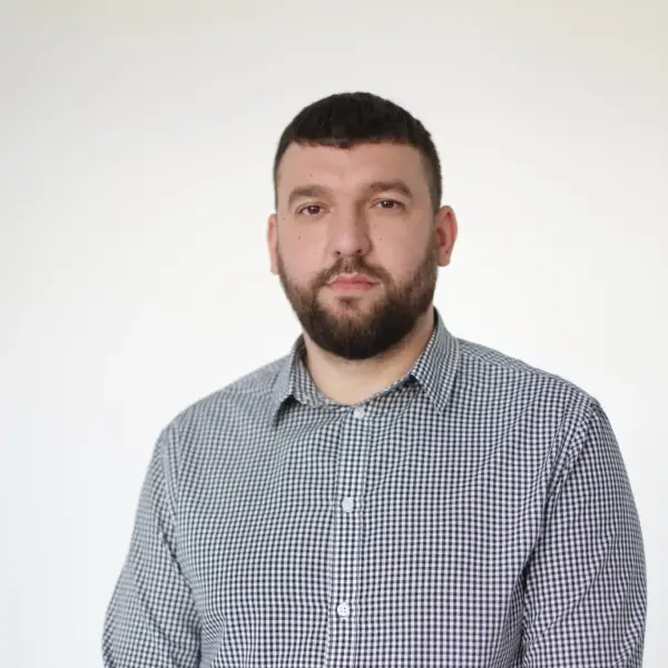 Максим Фролов