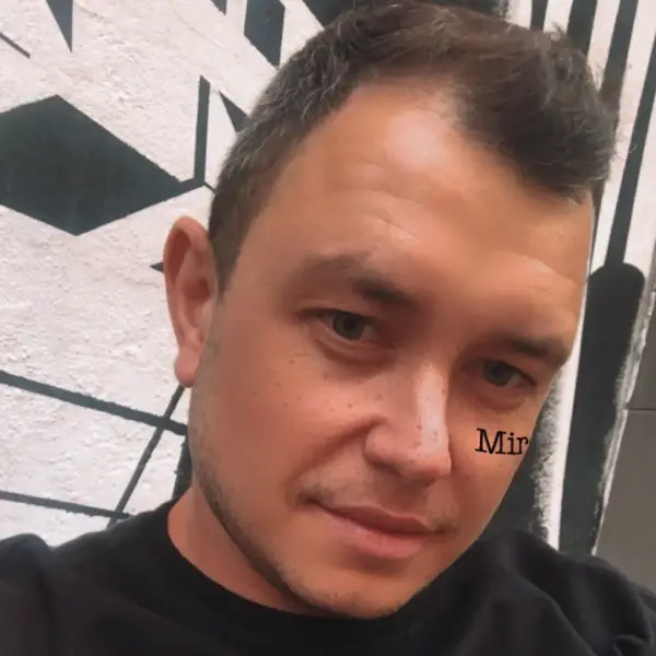 Александр Агафонов