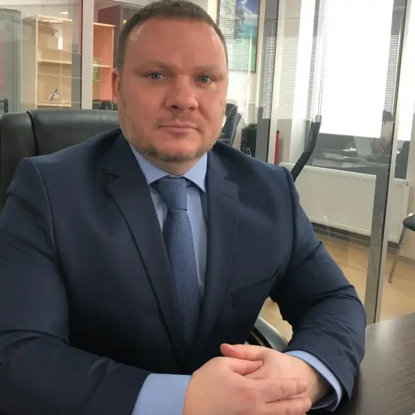 Антон Емельянов