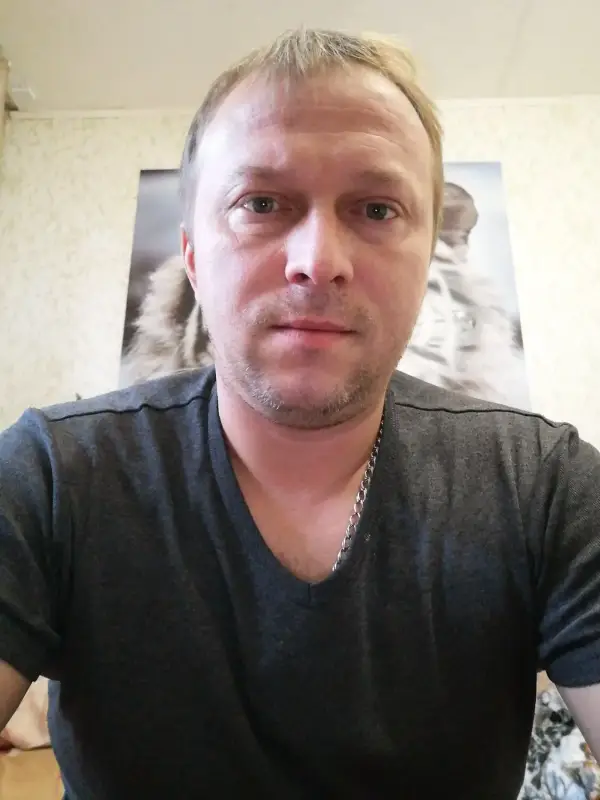 Александр Николаев